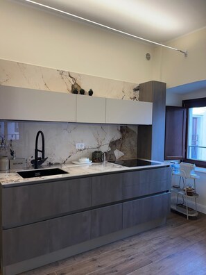 Private kitchen - Your charming break in the heart of the historic center (L'Aquila)