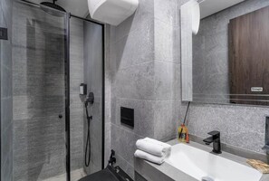 Free toiletries, soap, shampoo, toilet paper - The nest by goodmove (Casablanca)