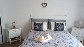 1 habitación, wifi y ropa de cama