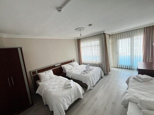 Dophins Otel