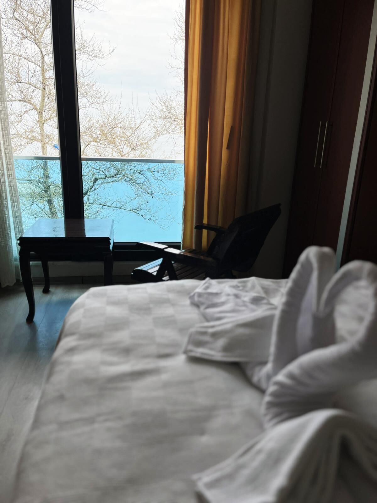 Quarto quádruplo família, sacada, vista para o mar