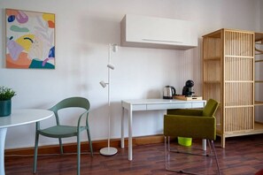 Interior - Tropical-Style Design Room Near Venice | Tram T1 (Venice)