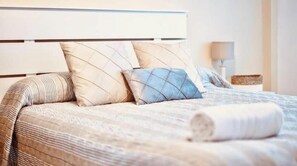 Iron/ironing board, WiFi, bed sheets - Central | 3 BR | Easy Parking | Ideal for Groups (Granada)