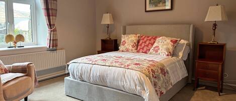 11 bedrooms, iron/ironing board, WiFi, bed sheets