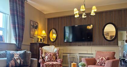Property 472 - Kylemore - sleeps 20 guests in 11 bedrooms