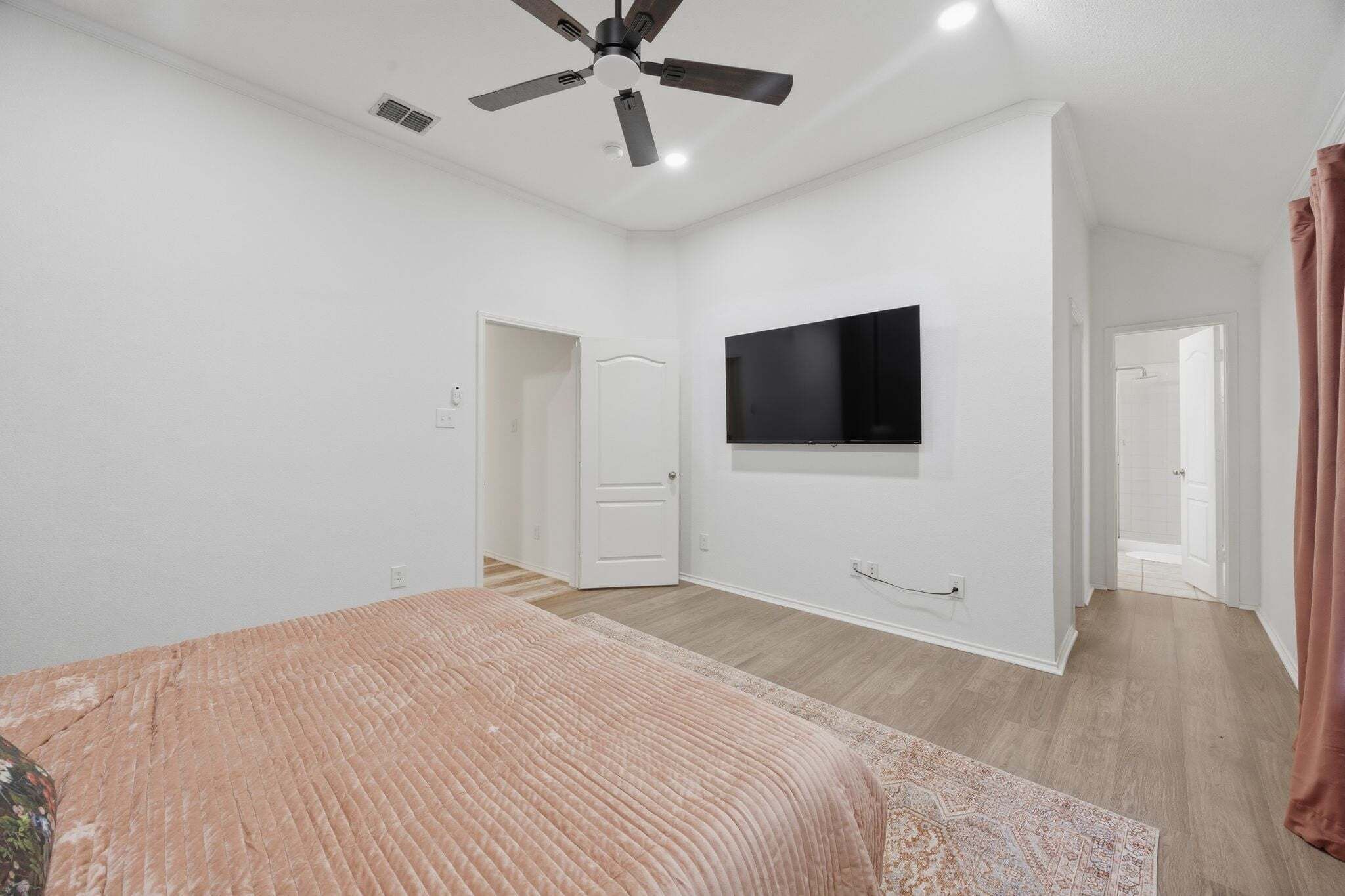 3 bedrooms, WiFi