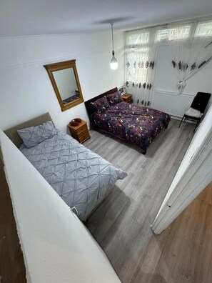 3 bedrooms, iron/ironing board, bed sheets - House Of Comfort in London (London)