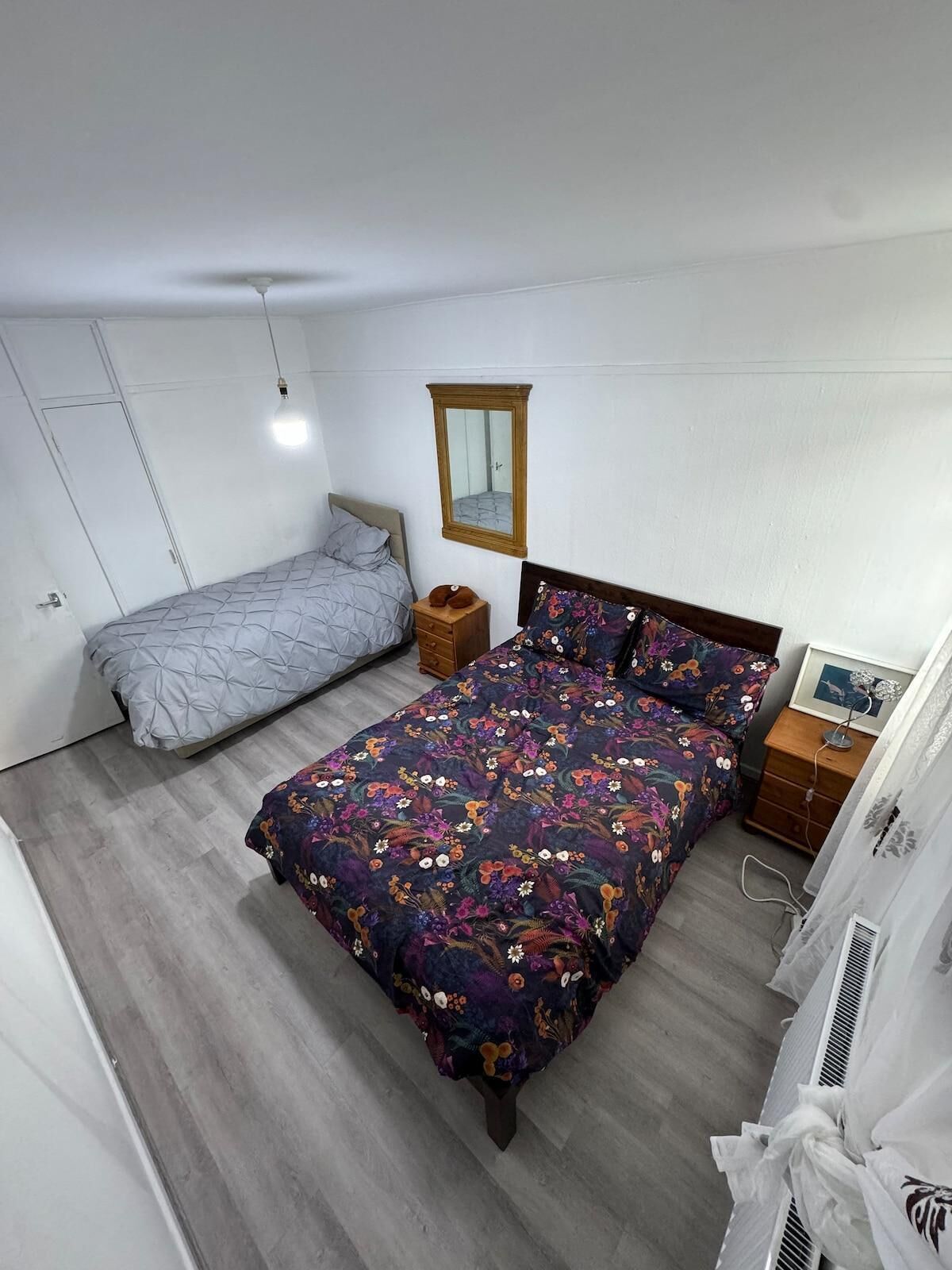 3 bedrooms, iron/ironing board, bed sheets