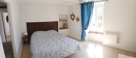 3 bedrooms, WiFi, bed sheets