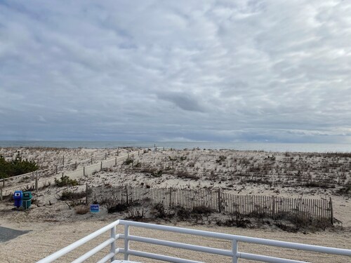 Spacious 5-bedroom house in amazing Harvey Cedars with AC