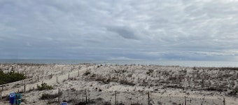 Spacious 5-bedroom house in amazing Harvey Cedars with AC