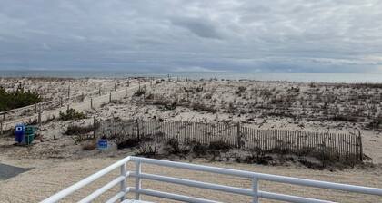 Spacious 5-bedroom house in amazing Harvey Cedars with AC