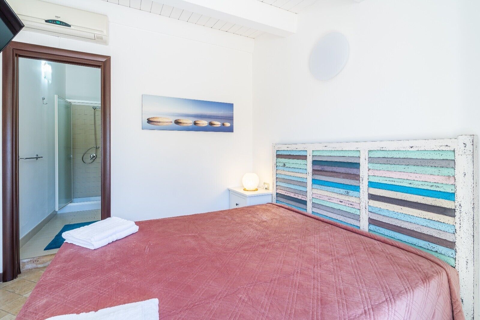 1 camera, Wi-Fi, lenzuola
