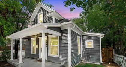 3BR near Downtown COS with fenced Backyard Seating
