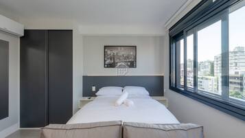 Iron/ironing board, Internet, bed sheets