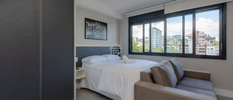Iron/ironing board, Internet, bed sheets
