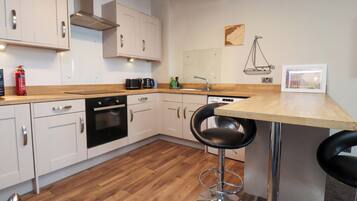 Cookware/dishes/utensils