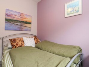 2 bedrooms, individually decorated, individually furnished, free WiFi - Flat 2, Dorstan (Carnforth)