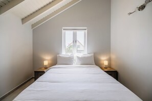 3 bedrooms, iron/ironing board, WiFi, bed sheets - Private Pool Villa Near Palm & Eagle Beach (Noord)