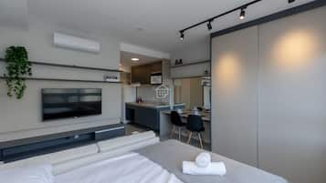 Iron/ironing board, internet, bed sheets