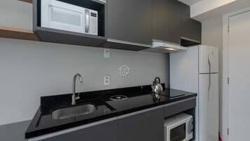 Frigorifero, microonde, forno, macchina per tè/caffè