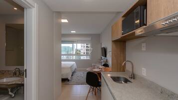 Iron/ironing board, Internet, bed sheets