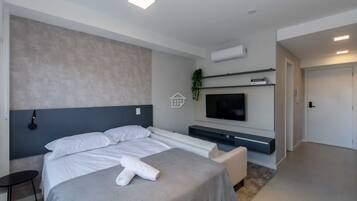 1 bedroom, iron/ironing board, internet, bed sheets