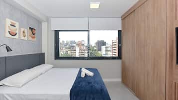 Ferros/tábuas de passar roupa, acesso à internet, roupa de cama