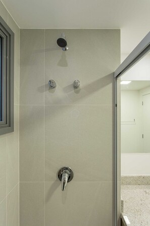Hair dryer, towels - Studio Moderno com Vista do Guaíba (Porto Alegre)