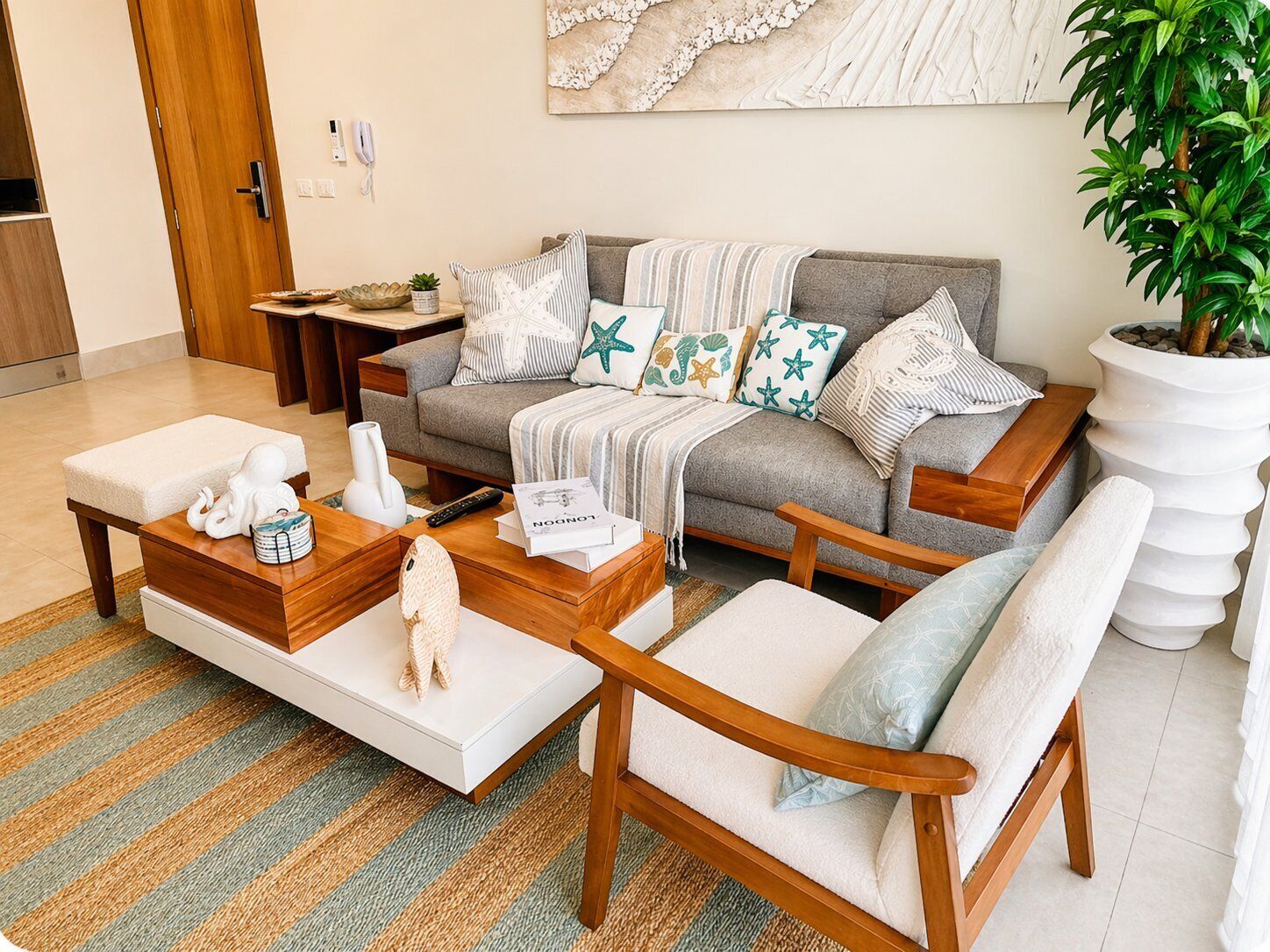 Basic Apartment | Living area