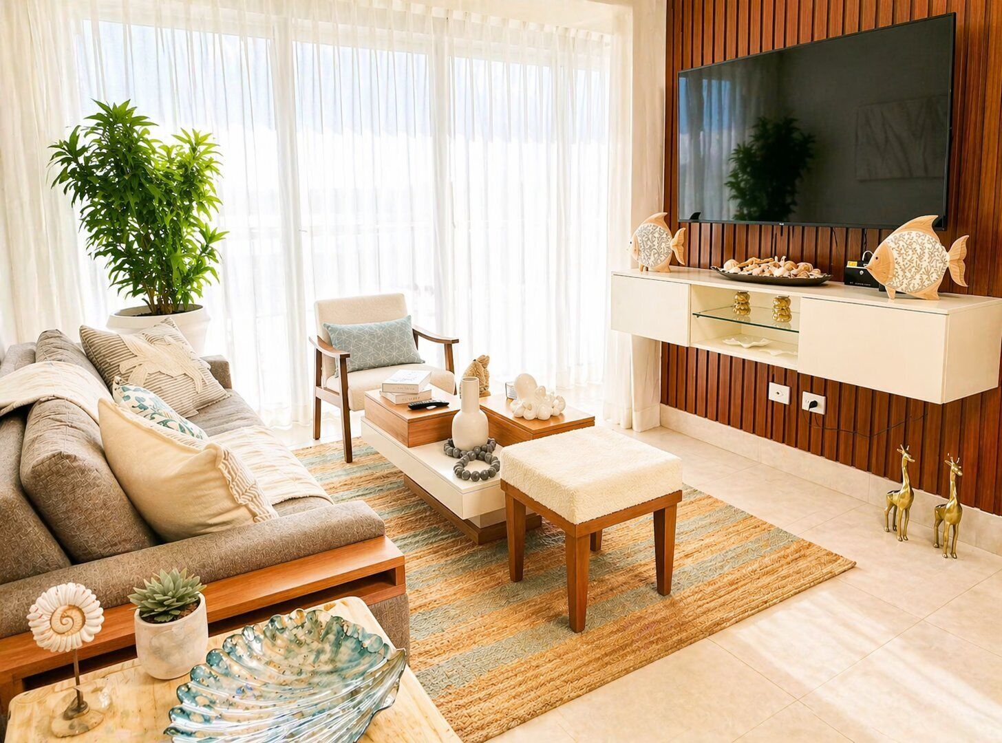 Basic Apartment | Living area