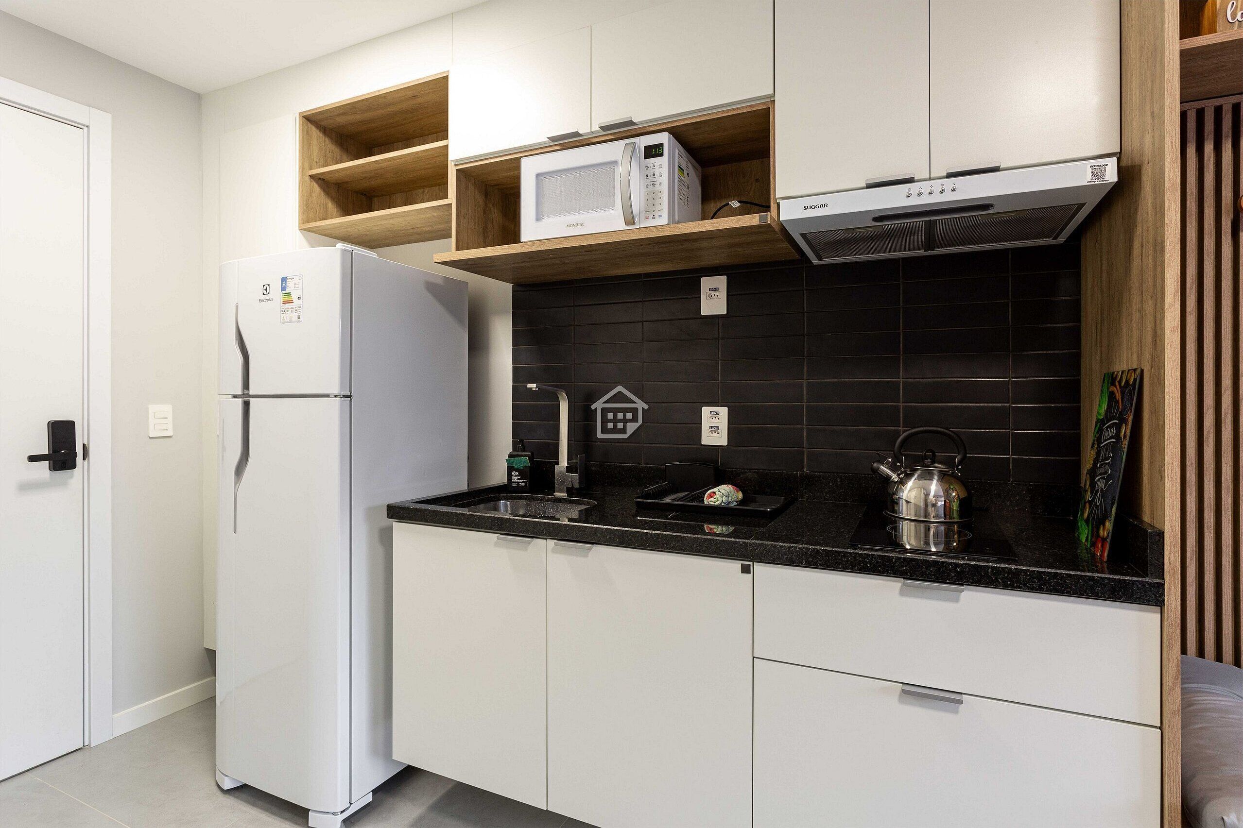 Fridge, microwave, oven, coffee/tea maker
