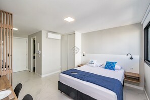 Iron/ironing board, Internet - Rio Branco Studio | Near Carlos Gomes & Hospitals (Porto Alegre)