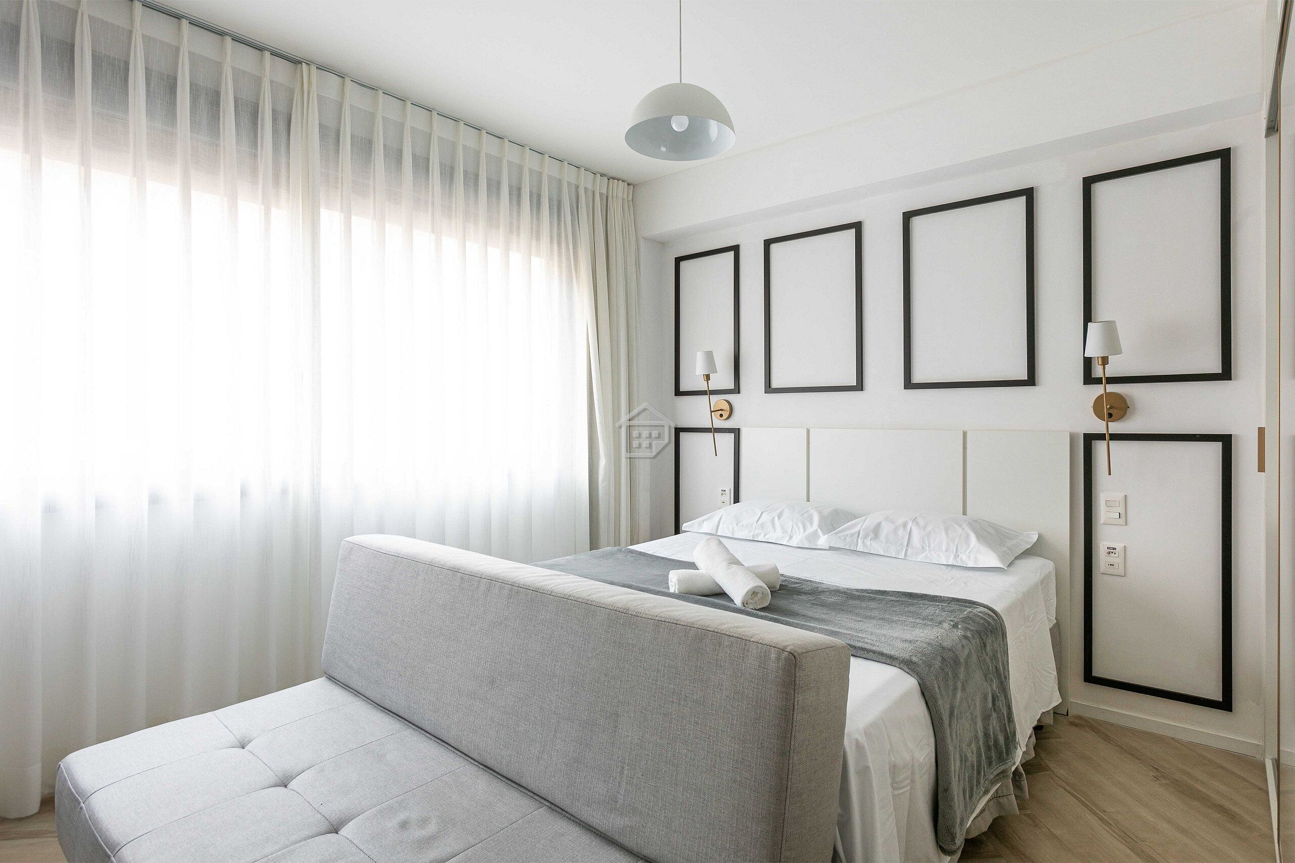 Ferros/tábuas de passar roupa, acesso à internet, roupa de cama
