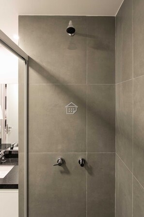 Hair dryer, towels - Studio moderno em andar alto no Rio Branco (Porto Alegre)