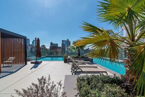 Pool - Beauty and elegance near Moinho de Vento Park (Porto Alegre)
