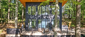 Luxury Lake Barkley Treehouse Cabin
