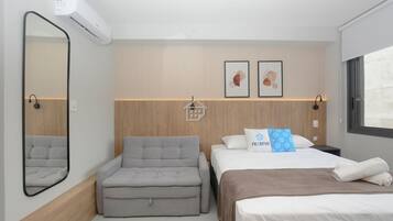 Ferros/tábuas de passar roupa, acesso à internet, roupa de cama