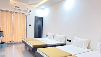 Classic Quadruple Room | Free WiFi