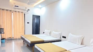 Classic Quadruple Room | Free WiFi