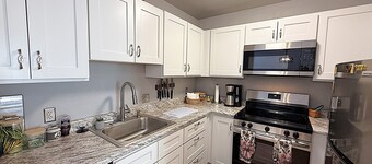 Pet Friendly Townhome Located Between Downtown and Ski Resort