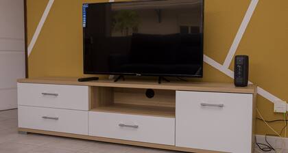 T2 Comfort • Near Beach, University & Rectorat • Fiber WiFi & AC