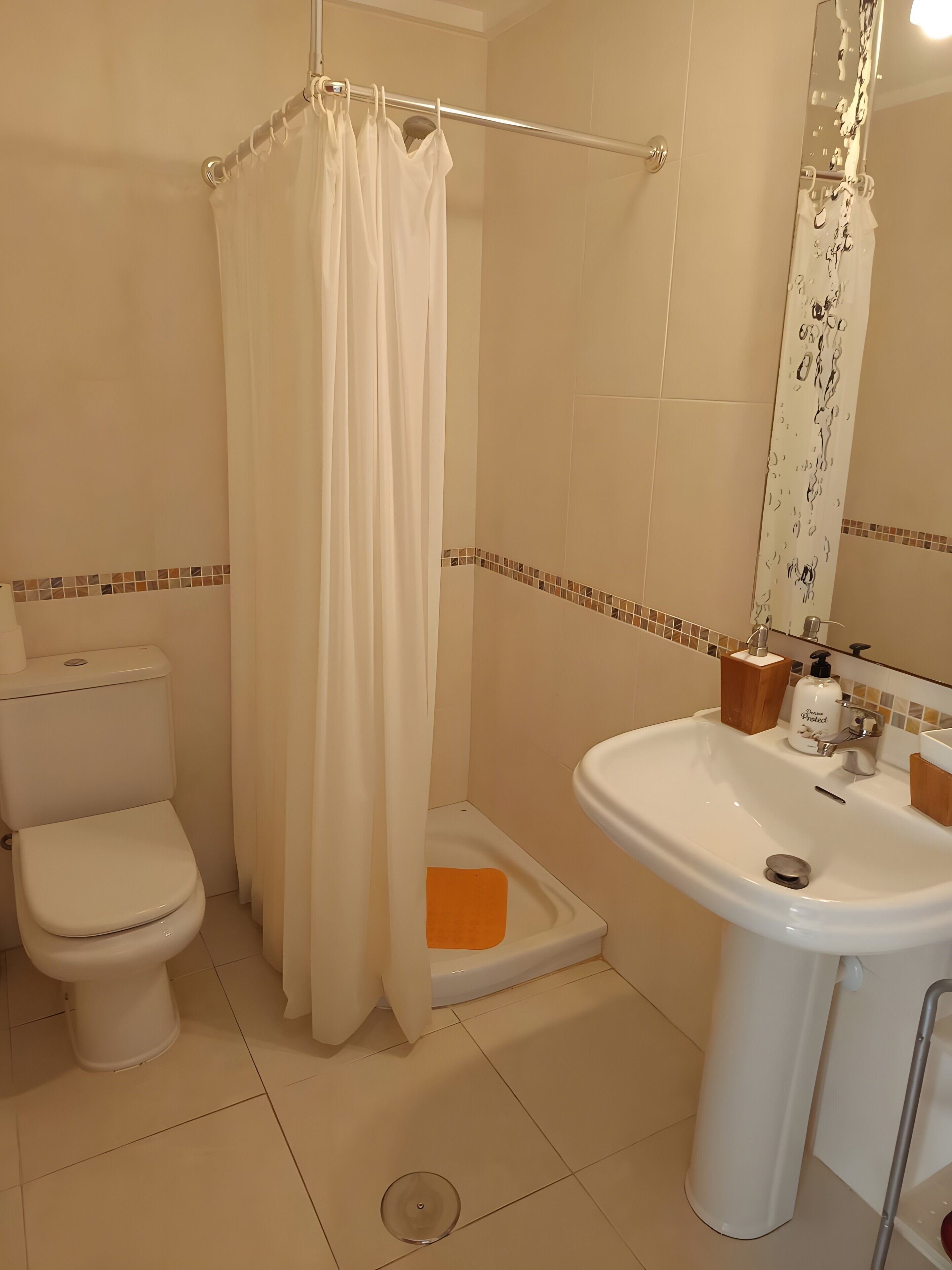 Shower, towels