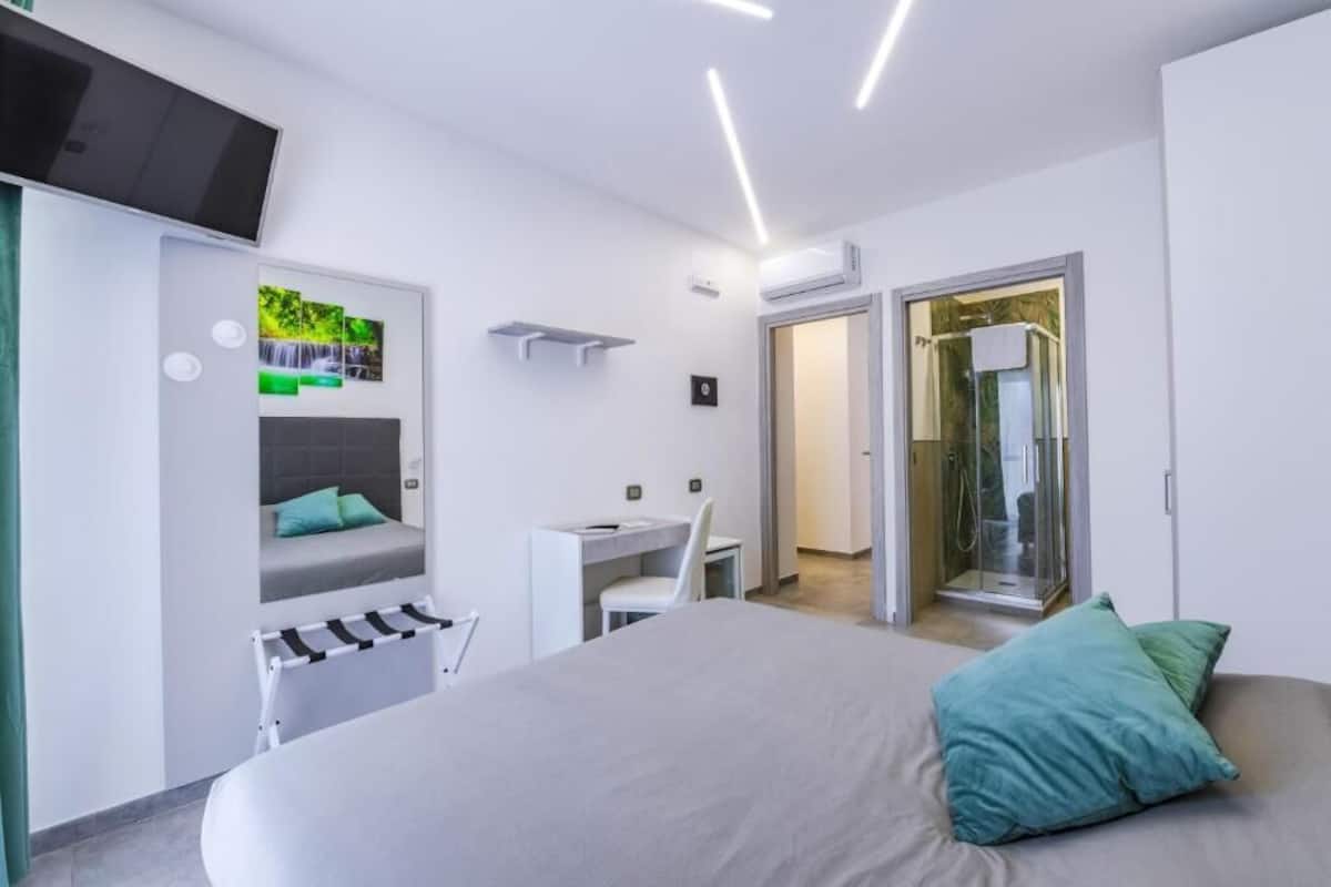 Kahden hengen huone (yksi tai kaksi sänkyä), ilmastointi