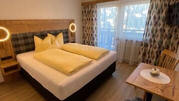 Basic-Doppelzimmer, Balkon, Bergblick