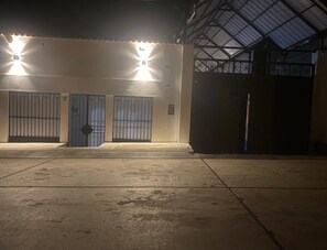 Camera Comfort, patio, vista cortile | Dettaglio esterni