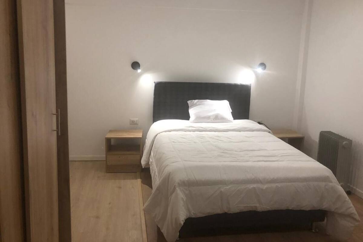 Quarto conforto, varanda, vista para o pátio