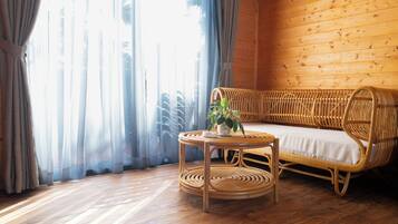Bungalow Deluxe, balcone, vista giardino | Interni