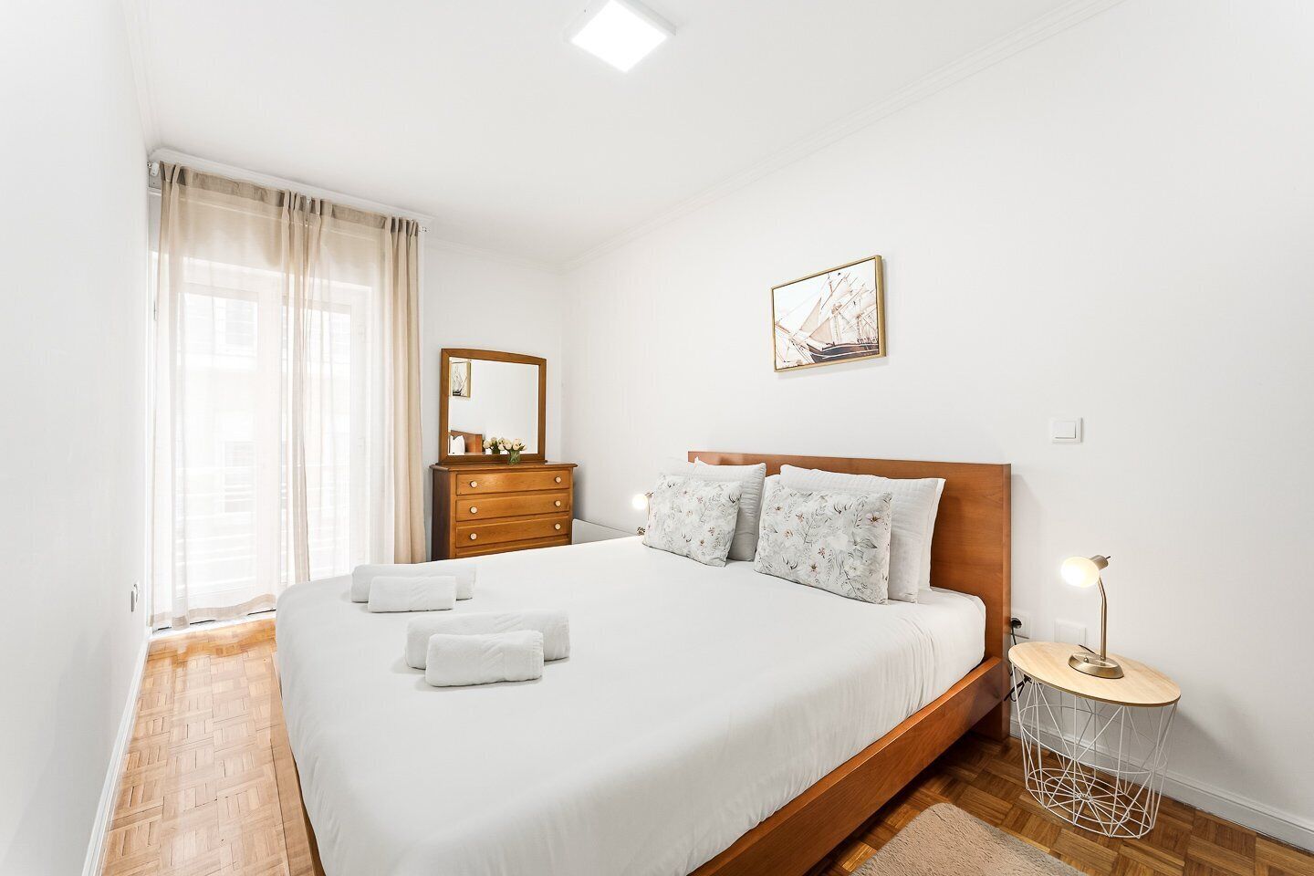 2 chambres, fer et planche à repasser, accès Internet, draps fournis