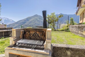 Property grounds - Wonderful three-room apartment in the mountains: comfort and relaxation for families/groups, bbq (Montescheno)